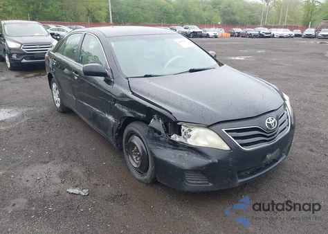 2011 Toyota Camry Le z USA, uszkodzony, nr VIN 4T1BF3EK0BU136641